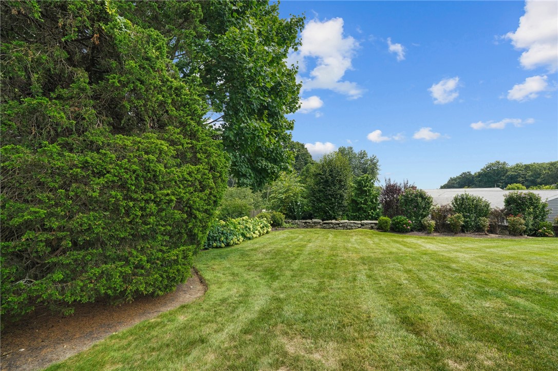 81 Overhill Road Warwick, RI 02818 - Photo 36 of 41 Gallery Image 36