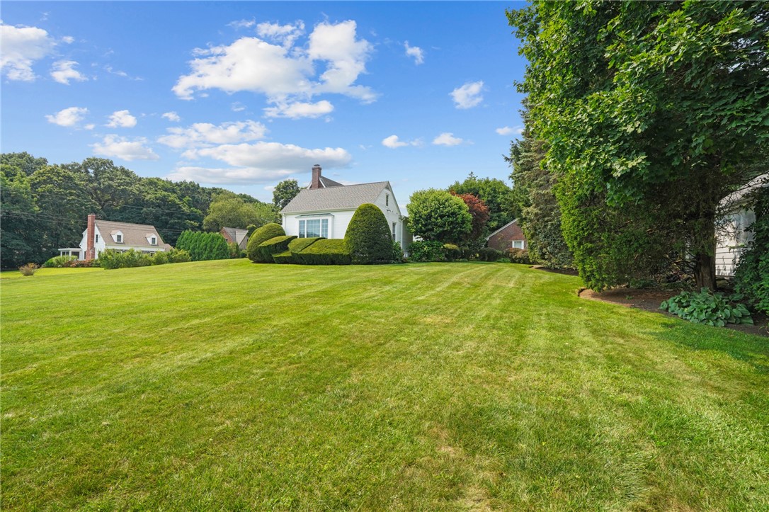 81 Overhill Road Warwick, RI 02818 - Photo 38 of 41 Gallery Image 38