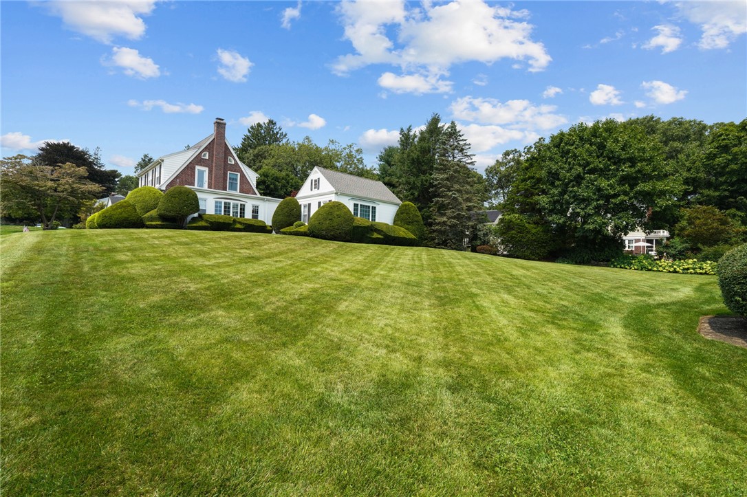 81 Overhill Road Warwick, RI 02818 - Photo 39 of 41 Gallery Image 39