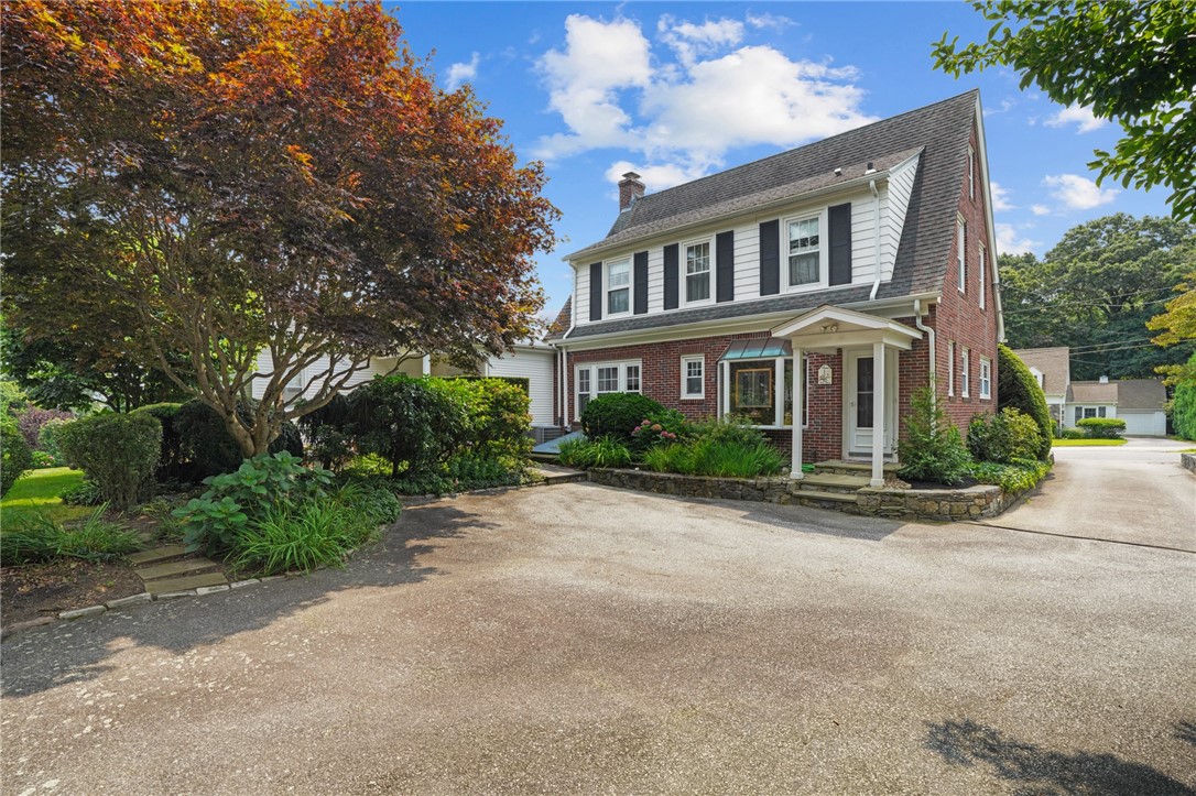 81 Overhill Road Warwick, RI 02818 - Photo 5 of 41 Gallery Image 5