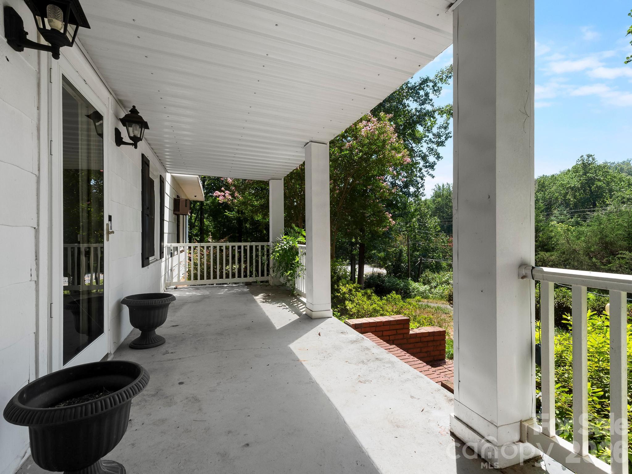 689 South Trade Street Tryon, NC 28782 - Photo 3 of 31 Gallery Image 3