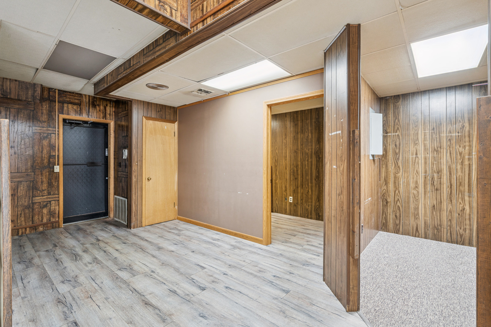 201 North State Street Geneseo, IL 61254 - Photo 11 of 49 a view of hallway with wooden floor