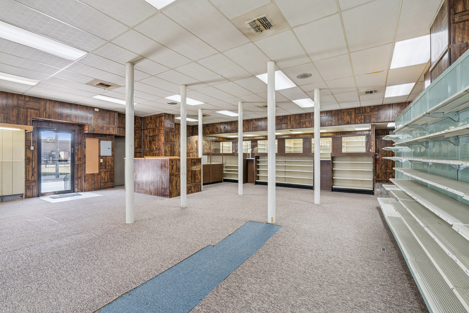 201 North State Street Geneseo, IL 61254 - Photo 16 of 49 a view of an empty room with a window