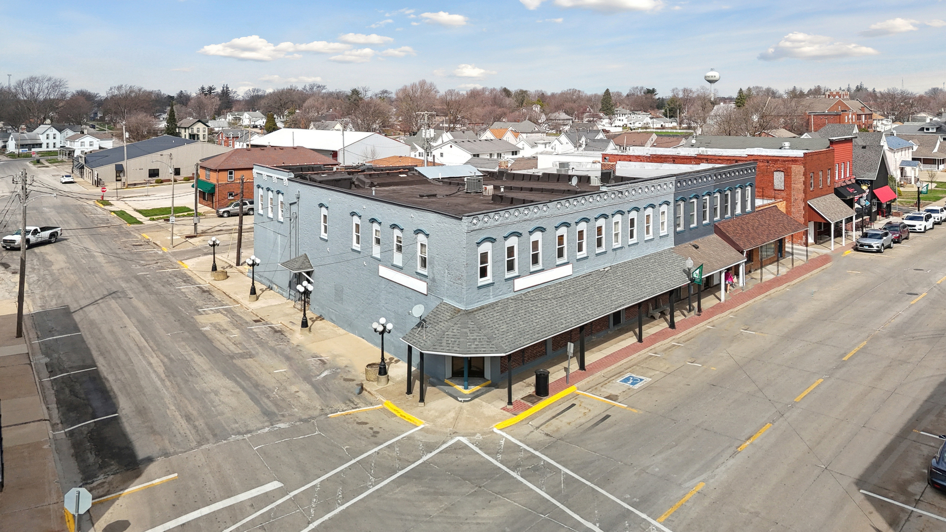 201 North State Street Geneseo, IL 61254 - Photo 34 of 49 a view of a balcony with city view