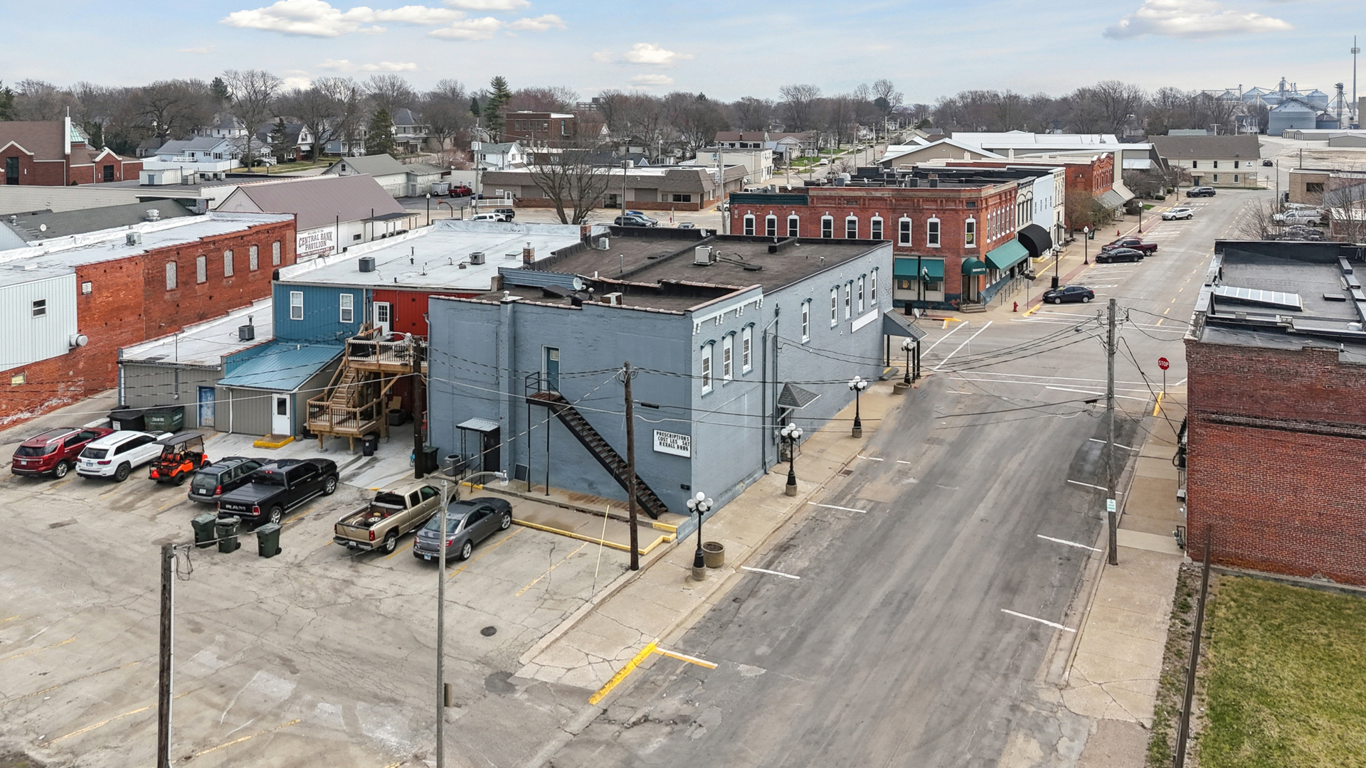 201 North State Street Geneseo, IL 61254 - Photo 36 of 49 a view of a city
