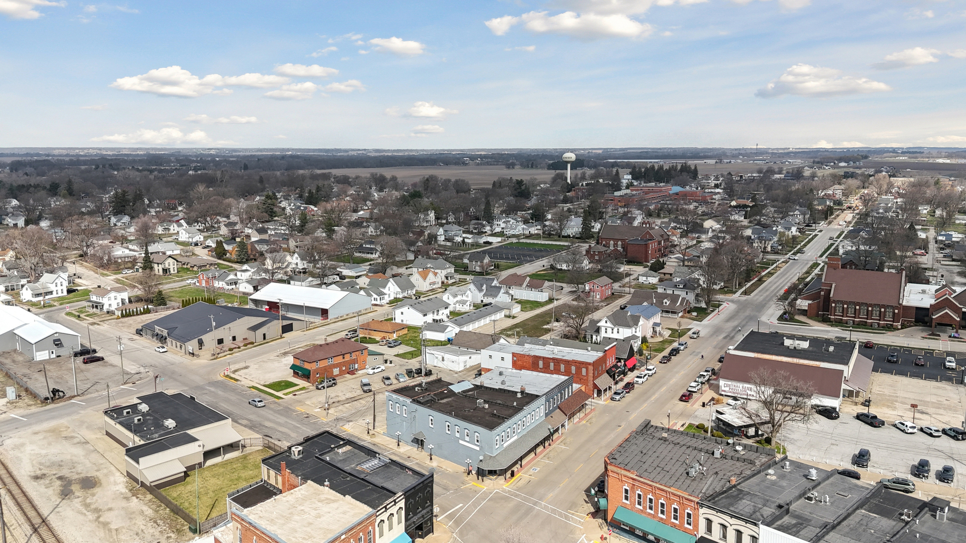 201 North State Street Geneseo, IL 61254 - Photo 44 of 49 an aerial view of a city