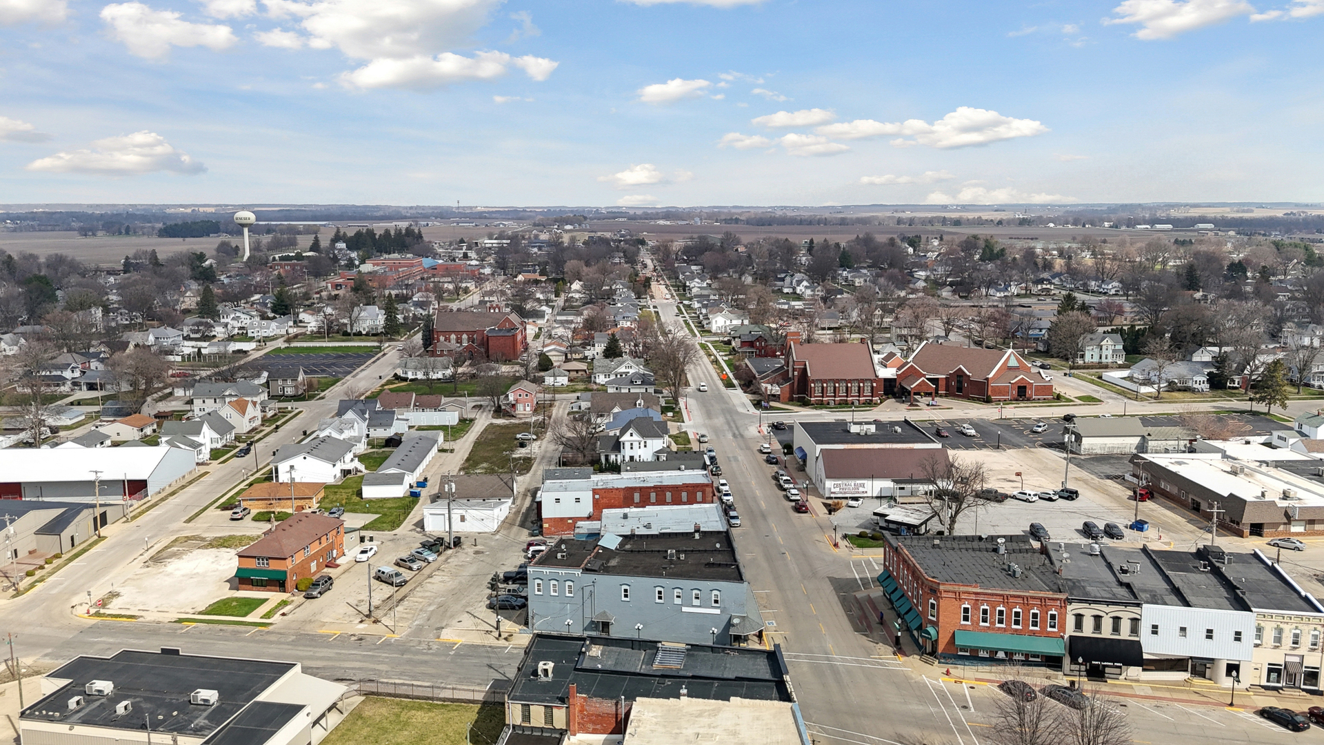 201 North State Street Geneseo, IL 61254 - Photo 45 of 49 an aerial view of a city