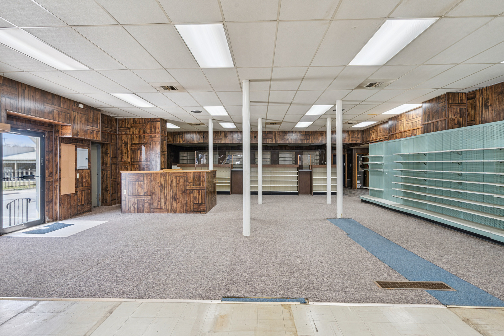 201 North State Street Geneseo, IL 61254 - Photo 9 of 49 a view of an empty room