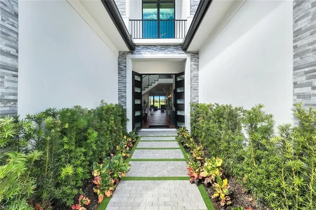 a view of a entryway of the house