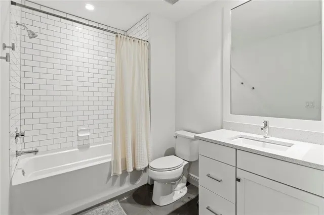 $4,750 | 10520 Boardwalk Loop, Unit 302, Bradenton, FL 34202