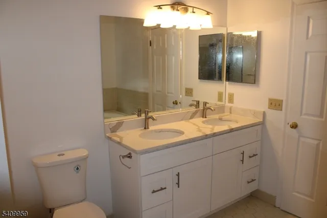 $3,395 | 2 Washington Court, Montville, NJ 07082