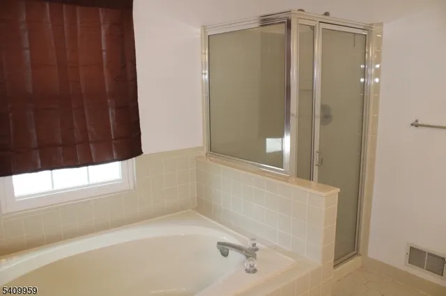 $3,395 | 2 Washington Court, Montville, NJ 07082