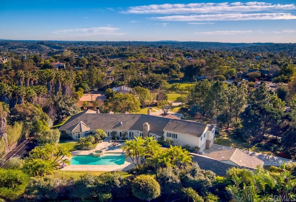 2906 Wishbone Way Encinitas, CA 92024 - Photo 2 of 13 a view of a city