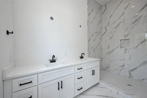 $375,000 | 6032 Beall Street, Houston, TX 77091