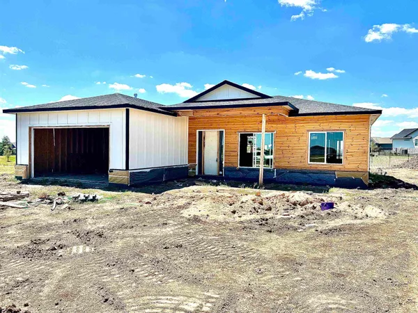 $330,000 | 5237 Cambridge Street, Bel Aire, KS 67226
