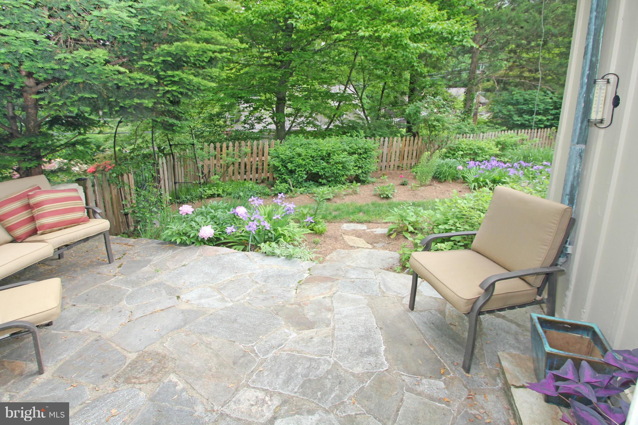 21 Sussex Road Silver Spring, MD 20910 - Photo 25 of 30 a view of a chairs and table in the back yard