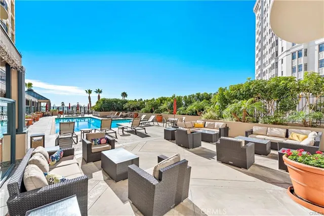 $4,000 | 850 East Ocean Boulevard, Unit 202, Long Beach, CA 90802