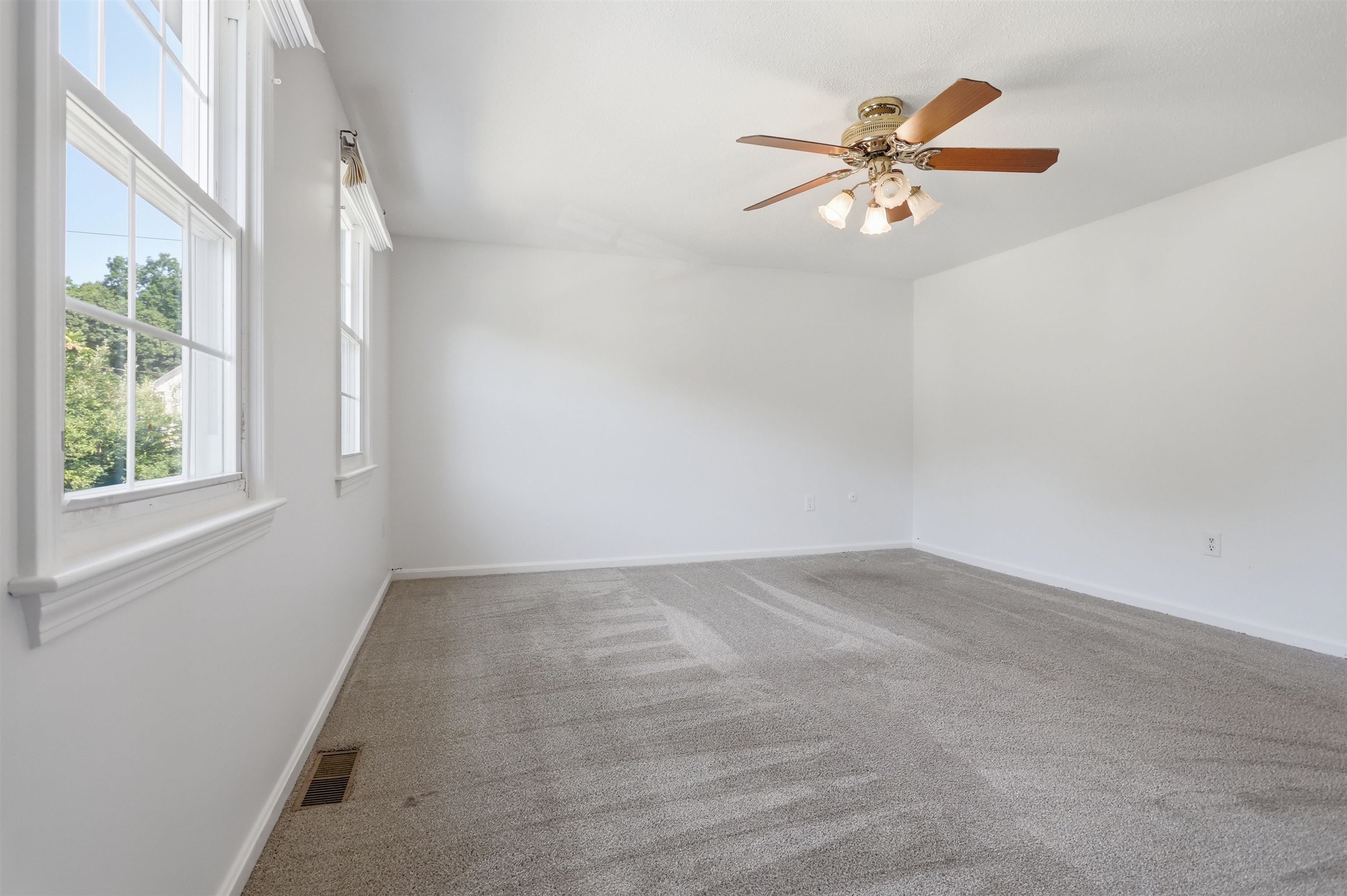 17 Juniper Road, Unit L Derry, NH 03038 - Photo 17 of 25 Gallery Image 17