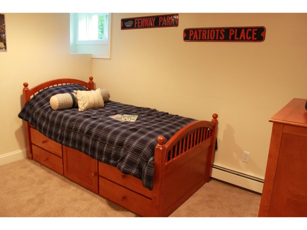 120 Green Road Raymond, NH 03077 - Photo 10 of 12