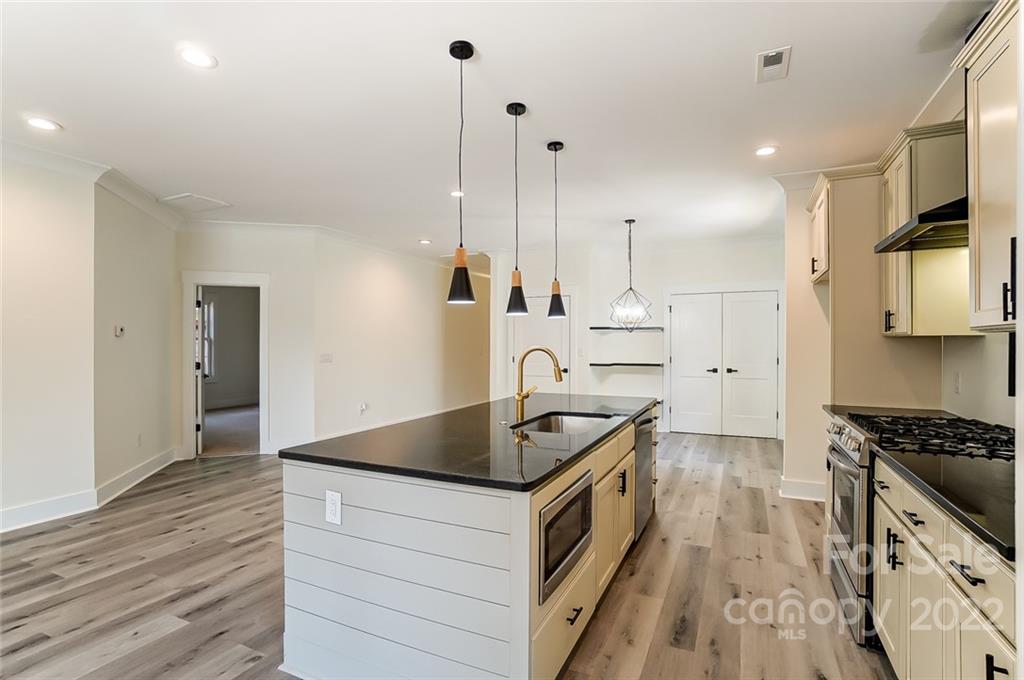 1220 Effingham Road Charlotte, NC 28208 - Photo 16 of 41 Gallery Image 16