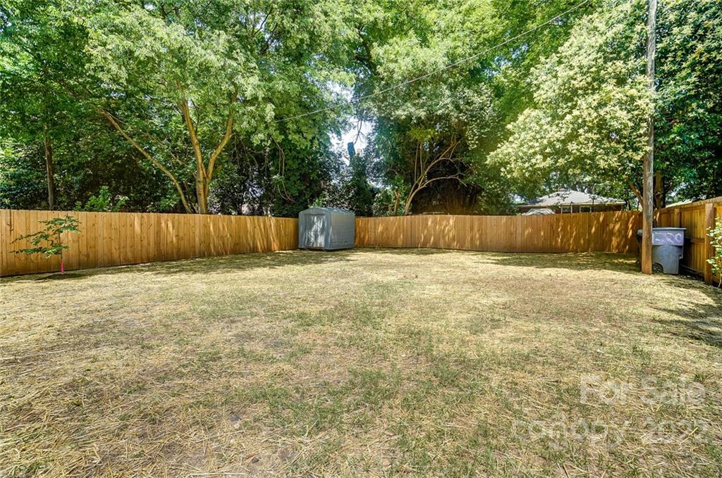 1220 Effingham Road Charlotte, NC 28208 - Photo 36 of 41 Gallery Image 36