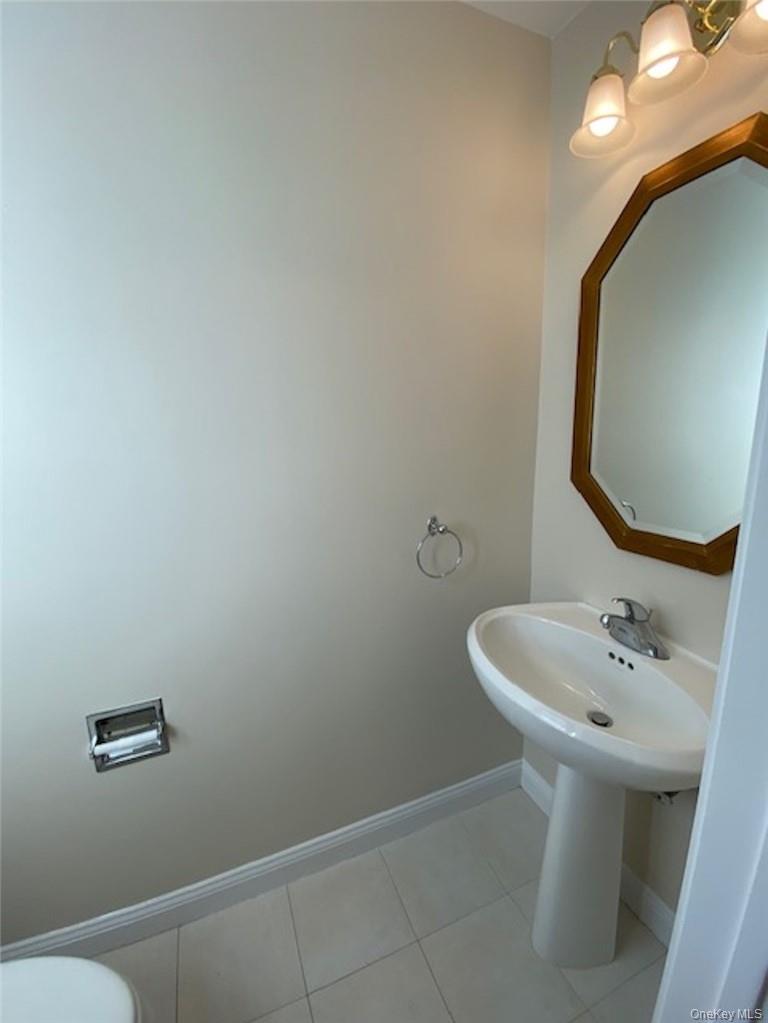 51 Winding Ridge Road White Plains, NY 10603 - Photo 20 of 30