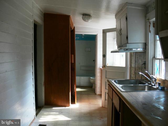 19 Truslow Road Fredericksburg, VA 22405 - Photo 10 of 12 Kitchen