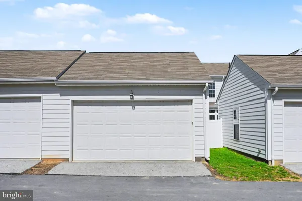 $2,295 | 205 Hoke Farm Way, Mechanicsburg, PA 17050