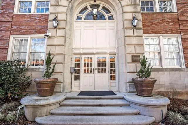 $1,950 | 800 Peachtree Street Northeast, Unit 301, Atlanta, GA 30308