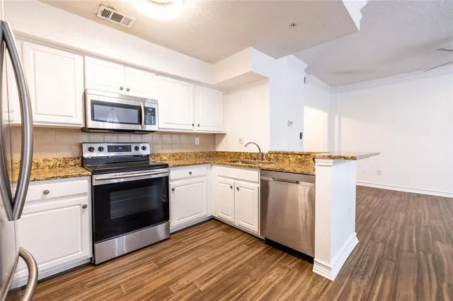 $1,950 | 800 Peachtree Street Northeast, Unit 301, Atlanta, GA 30308