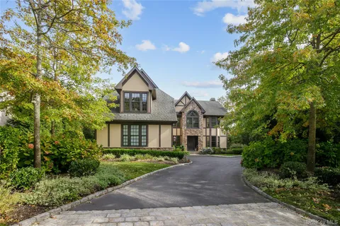 $2,998,000 | 2 Earle Drive, Muttontown, NY 11791
