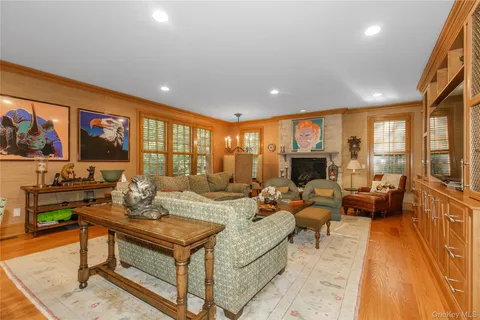 $2,998,000 | 2 Earle Drive, Muttontown, NY 11791