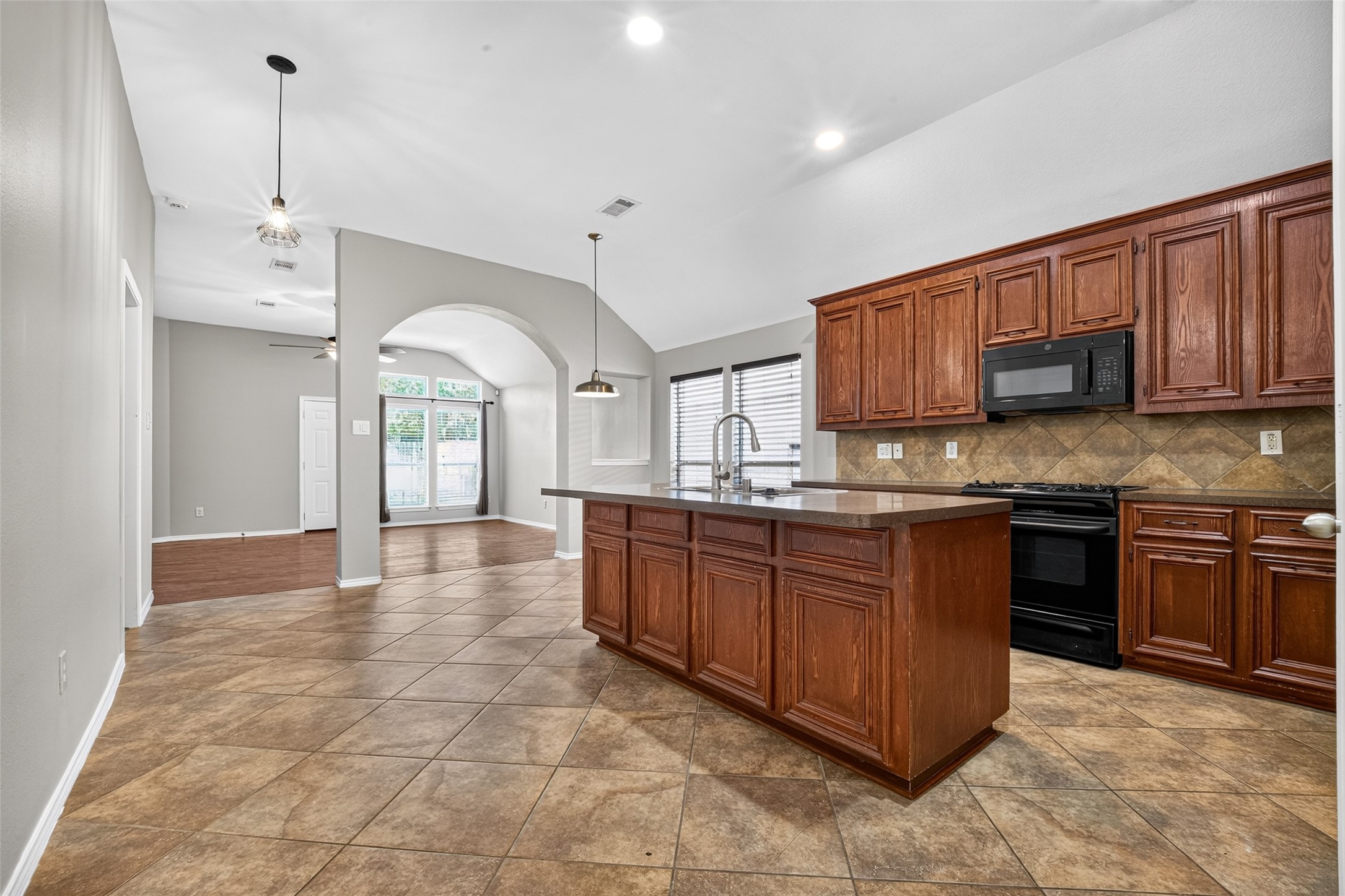 2335 Morgan Ridge Lane Spring, TX 77386 - Photo 7 of 49 Gallery Image 7