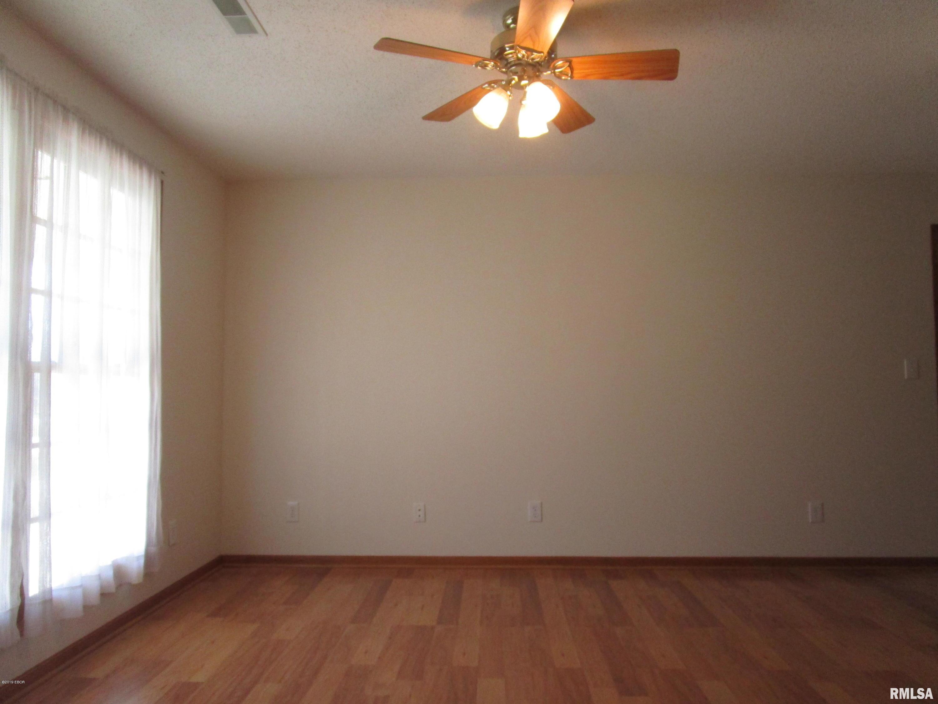 3025 Hickory Ridge Drive Herrin, IL 62948 - Photo 14 of 24 Gallery Image 14