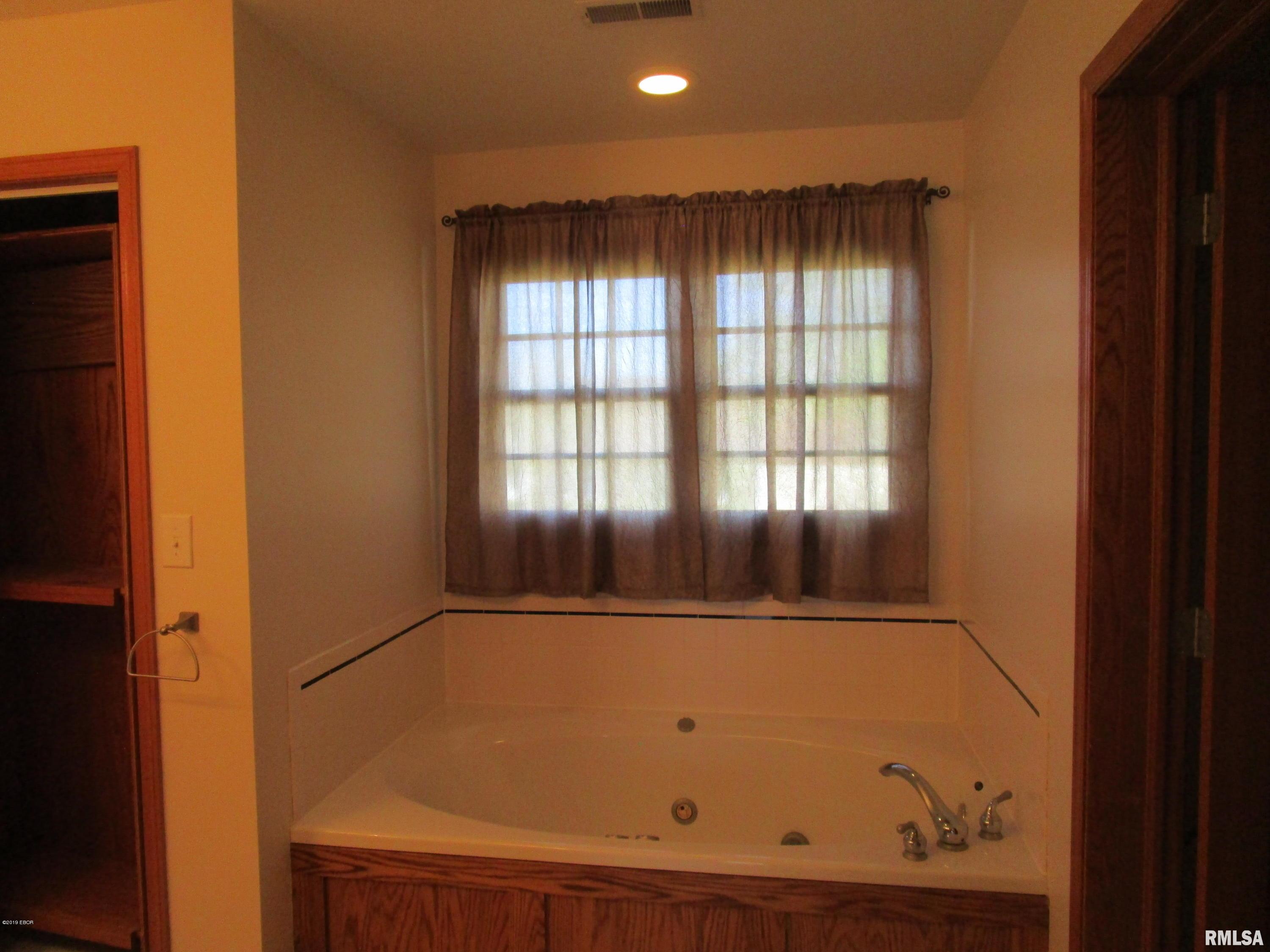 3025 Hickory Ridge Drive Herrin, IL 62948 - Photo 16 of 24 Gallery Image 16