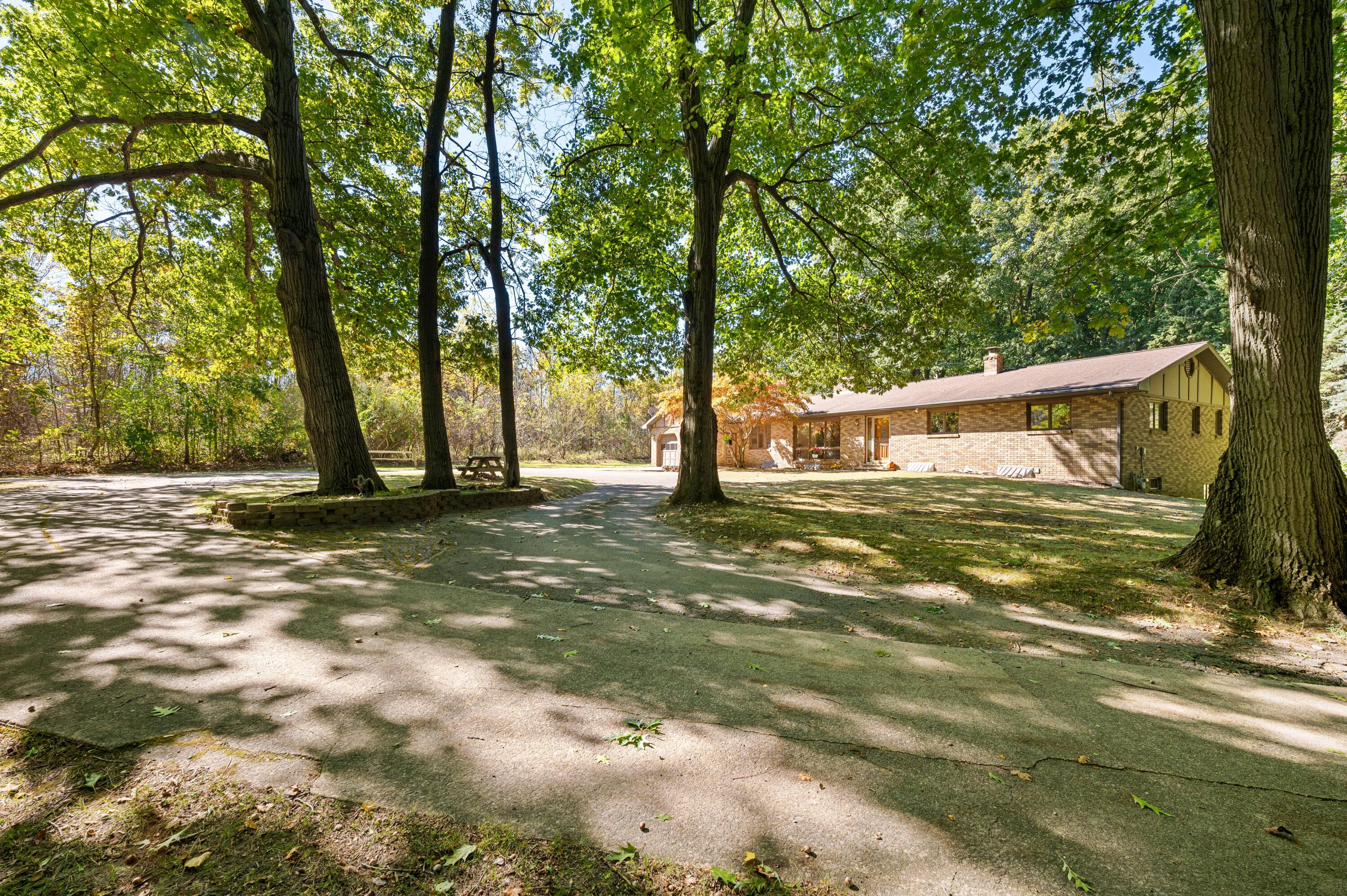 1590 Miners Road St. Joseph, MI 49085 - Photo 3 of 45 01
