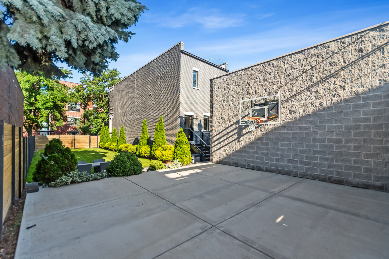 904 South Miller Street Chicago, IL 60607 - Photo 2 of 27