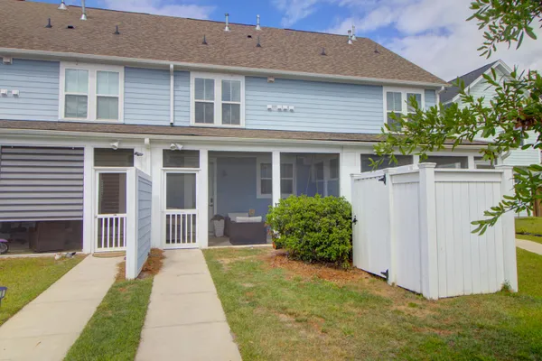 $345,000 | 585 Blueway Avenue, Summerville, SC 29486