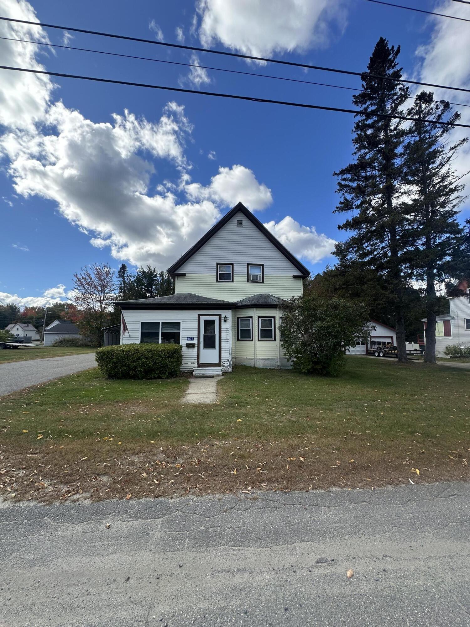 408 Katahdin Avenue Millinocket, ME 04462 - Photo 4 of 29