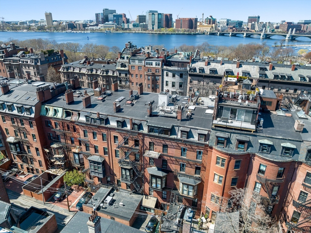 129 Beacon Street, Unit 1 Boston, MA 02116 - Photo 42 of 42 a city view with a lake view