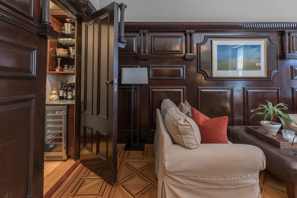 129 Beacon Street, Unit 1 Boston, MA 02116 - Photo 5 of 42 a outdoor space with furniture