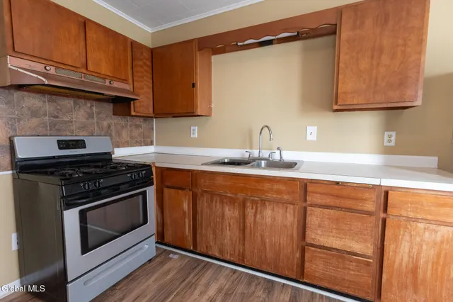 $1,300 | 104 Lawrence Street, Unit 2, Glens Falls, NY 12801