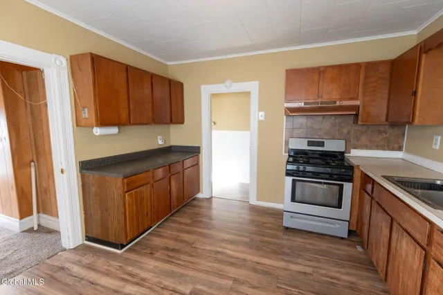 $1,300 | 104 Lawrence Street, Unit 2, Glens Falls, NY 12801