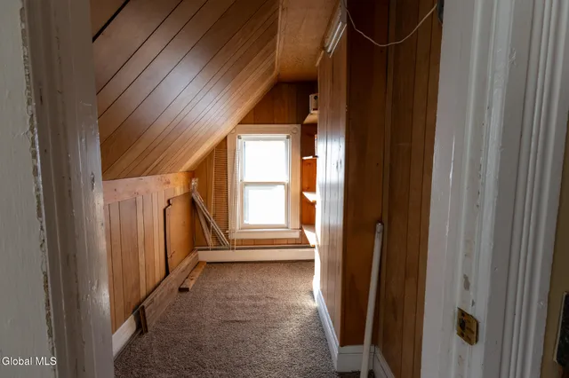 $1,300 | 104 Lawrence Street, Unit 2, Glens Falls, NY 12801
