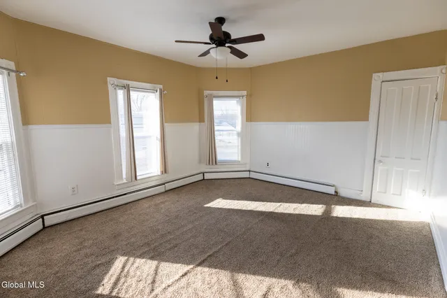 $1,300 | 104 Lawrence Street, Unit 2, Glens Falls, NY 12801