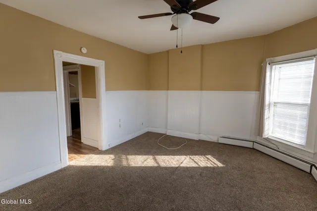 $1,300 | 104 Lawrence Street, Unit 2, Glens Falls, NY 12801