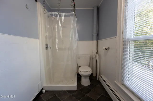 $1,300 | 104 Lawrence Street, Unit 2, Glens Falls, NY 12801