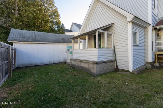 $1,300 | 104 Lawrence Street, Unit 2, Glens Falls, NY 12801