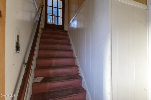 $1,300 | 104 Lawrence Street, Unit 2, Glens Falls, NY 12801