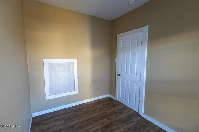 $1,300 | 104 Lawrence Street, Unit 2, Glens Falls, NY 12801